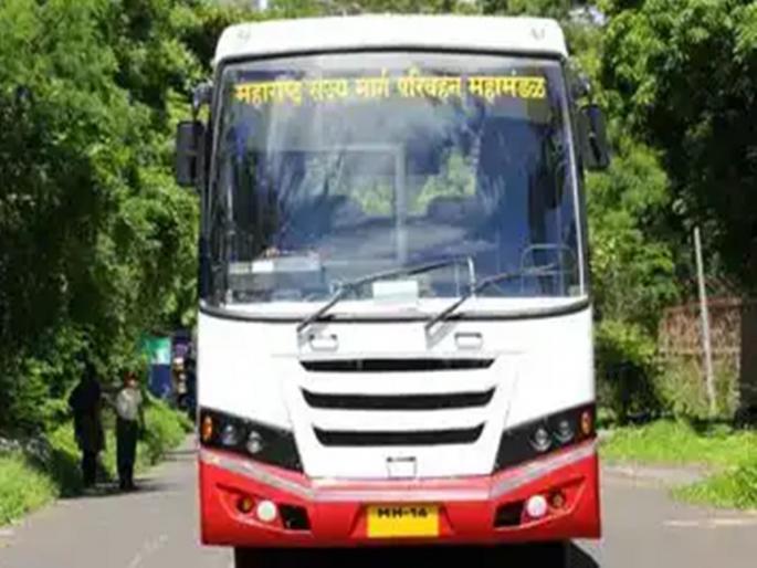 ST driver Zingat... steering in the hands of the carrier | एसटी चालक झिंगाट, वाहकाच्या हाती स्टेअरिंग; प्रवाशी आणले सुखरूप