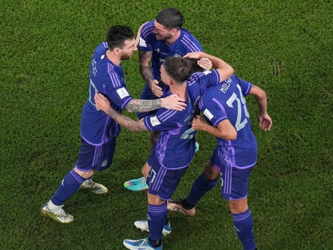 Argentina's winning kick, knocking Poland into the knockout stages | अर्जेंटिनाची विजयी किक, पोलंडला नमवून बाद फेरीत प्रवेश Argentina's winning kick, knocking Poland into the knockout stages | अर्जेंटिनाची विजयी किक, पोलंडला नमवून बाद फेरीत प्रवेश