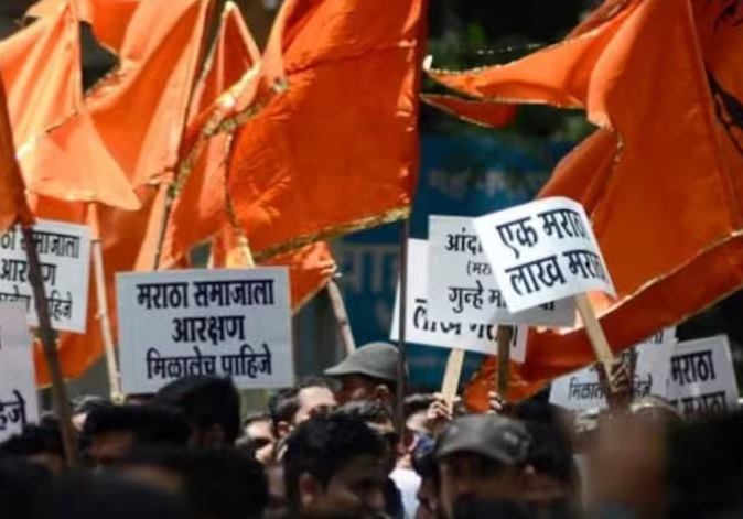 The backwardness of all castes in the state will be checked for maratha reservation | राज्यातील सर्वच जातींचे मागासलेपण तपासणार, घरोघरी जाऊन सर्वेक्षण करणार; २० निकष ठरले! The backwardness of all castes in the state will be checked for maratha reservation | राज्यातील सर्वच जातींचे मागासलेपण तपासणार, घरोघरी जाऊन सर्वेक्षण करणार; २० निकष ठरले!