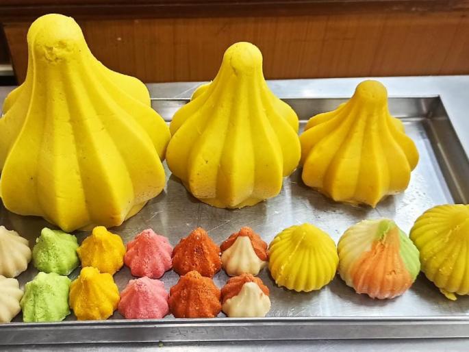 Mawa Modka hit by inflation, 10-15% increase in rates even before Ganeshotsav | मावा मोदकाला महागाईची झळ, गणेशोत्सवापूर्वीच १०-१५ टक्क्यांनी वाढले दर Mawa Modka hit by inflation, 10-15% increase in rates even before Ganeshotsav | मावा मोदकाला महागाईची झळ, गणेशोत्सवापूर्वीच १०-१५ टक्क्यांनी वाढले दर