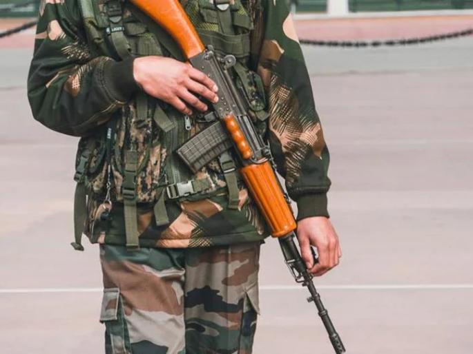 You fight at the border ... take care of your family ... | तू सीमेवर लढ... तुझ्या कुटुंबाची काळजी घेऊ, अन् सैनिक पित्याला बेड मिळाला