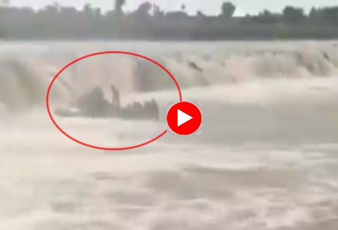 Video: kept rest was taken under a waterfall, video of Wardha river boat death incident viral | Video : वर्धा नदीतील दुर्घटनेपूर्वीचा व्हिडिओ समोर आला, धबधब्याखाली घेतला होता आडोसा Video: kept rest was taken under a waterfall, video of Wardha river boat death incident viral | Video : वर्धा नदीतील दुर्घटनेपूर्वीचा व्हिडिओ समोर आला, धबधब्याखाली घेतला होता आडोसा
