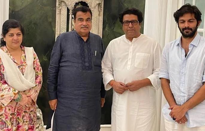 Nitin Gadkari: Nitin Gadkari explains 'Shivatirtha' visit, says 'Raj Thackeray' reason | Nitin Gadkari: नितीन गडकरींनी 'शिवतिर्थ' भेटीचं दिलं स्पष्टीकरण, सांगितलं 'राज'कारण Nitin Gadkari: Nitin Gadkari explains 'Shivatirtha' visit, says 'Raj Thackeray' reason | Nitin Gadkari: नितीन गडकरींनी 'शिवतिर्थ' भेटीचं दिलं स्पष्टीकरण, सांगितलं 'राज'कारण