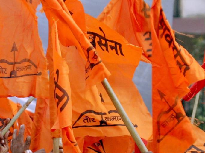 A case has been filed against Shiv Sena office bearer's son in thane | शिवसेना पदाधिकाऱ्याच्या मुलाविरुद्ध गुन्हा दाखल, गटात सामिल होण्यासाठीचा आरोप A case has been filed against Shiv Sena office bearer's son in thane | शिवसेना पदाधिकाऱ्याच्या मुलाविरुद्ध गुन्हा दाखल, गटात सामिल होण्यासाठीचा आरोप