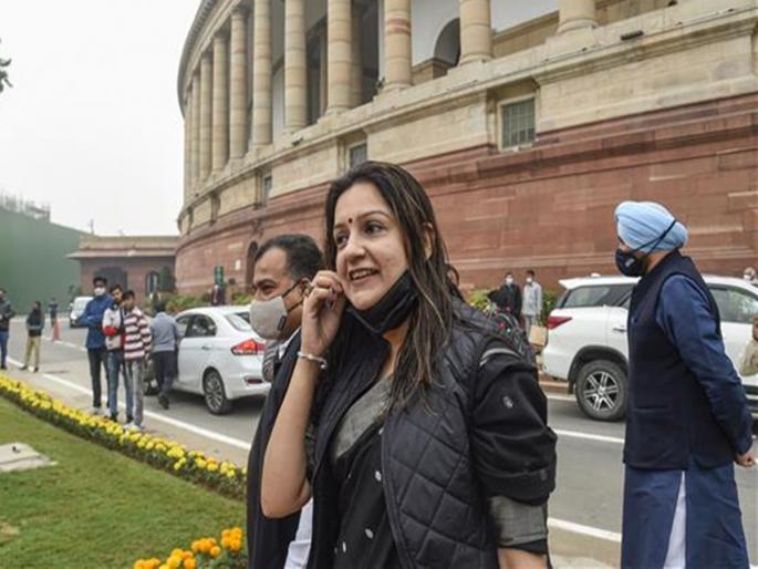 Mention of 'no sir' will be avoided now regarding women | महिलांबाबत आता ‘नो सर’ उल्लेख टाळणार, सचिवालयाने घेतली दखल Mention of 'no sir' will be avoided now regarding women | महिलांबाबत आता ‘नो सर’ उल्लेख टाळणार, सचिवालयाने घेतली दखल