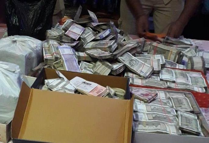 1 crore 26 lakh scam of pune, forest dep job greed cheated the youth by criminal | १ कोटी २६ लाख रूपयांचा महाघोटाळा, नोकरीच्या अमिषाने तरुणांना फसवले 1 crore 26 lakh scam of pune, forest dep job greed cheated the youth by criminal | १ कोटी २६ लाख रूपयांचा महाघोटाळा, नोकरीच्या अमिषाने तरुणांना फसवले