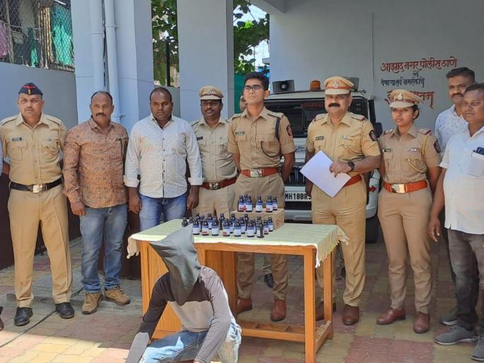 Young Gajaad with a stockpile of anesthetics; 5,000 seized in dhule | गुंगीकारक औषधांच्या साठ्यासह तरुण गजाआड; ५ हजारांचा मुद्देमाल जप्त Young Gajaad with a stockpile of anesthetics; 5,000 seized in dhule | गुंगीकारक औषधांच्या साठ्यासह तरुण गजाआड; ५ हजारांचा मुद्देमाल जप्त