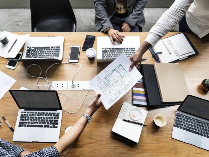 Where have the jobs of so many people gone? | वाचनीय लेख - इतक्या लोकांच्या नोकऱ्या गेल्या कुठे? Where have the jobs of so many people gone? | वाचनीय लेख - इतक्या लोकांच्या नोकऱ्या गेल्या कुठे?