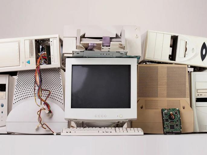 In the name of e-waste, 119 computers of Ulhasnagar Municipal Corporation were scrapped | ई-कचऱ्याच्या नावाखाली उल्हासनगर महापालिकेचे ११९ संगणक भंगारात In the name of e-waste, 119 computers of Ulhasnagar Municipal Corporation were scrapped | ई-कचऱ्याच्या नावाखाली उल्हासनगर महापालिकेचे ११९ संगणक भंगारात