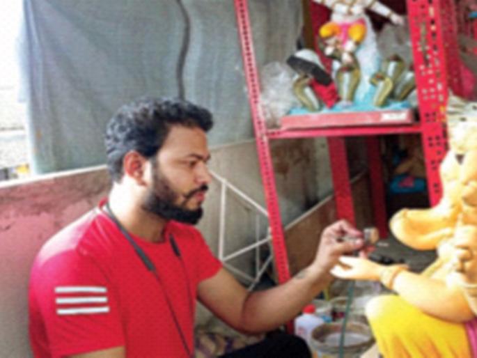 Ganpati Bappa stepped on the sculptors of Pen during Corona period! pdc | कोरोनाकाळात पेणच्या मूर्तिकारांना पावला गणपती बाप्पा! Ganpati Bappa stepped on the sculptors of Pen during Corona period! pdc | कोरोनाकाळात पेणच्या मूर्तिकारांना पावला गणपती बाप्पा!