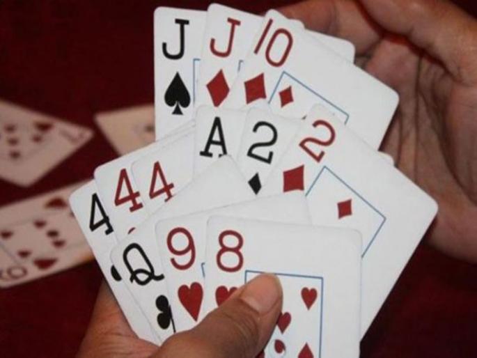 Police raided a gambling den in Nalgir Shivara, registered a case against 17 people | जुगार अड्ड्यावर पोलिसांचा छापा, १७ जणांविरूध्द गुन्हा दाखल Police raided a gambling den in Nalgir Shivara, registered a case against 17 people | जुगार अड्ड्यावर पोलिसांचा छापा, १७ जणांविरूध्द गुन्हा दाखल