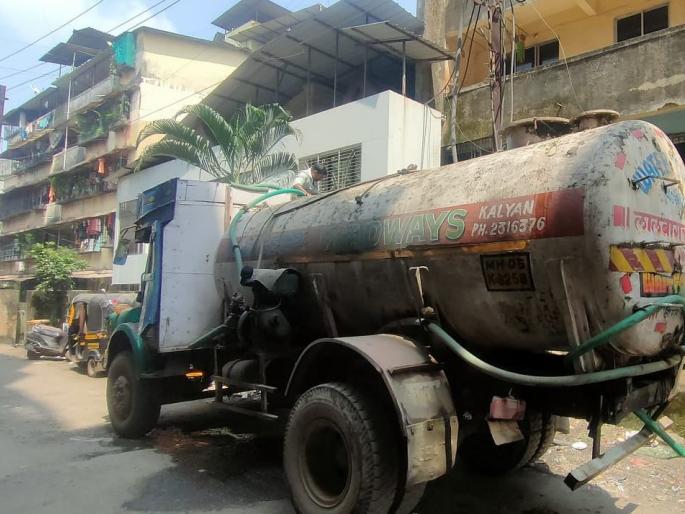 A mere bubble of promises; Congestion of water in Nandivali during rainy season | आश्वासनांचा नुसताच बुडबुडा; भर पावसाळ्यात नांदीवलीत पाण्याचा ठणठणाट A mere bubble of promises; Congestion of water in Nandivali during rainy season | आश्वासनांचा नुसताच बुडबुडा; भर पावसाळ्यात नांदीवलीत पाण्याचा ठणठणाट