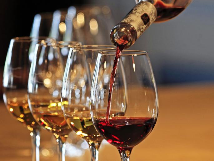 The lure of wine cost 57,000, the girls in the girls' hostel in navimumbai | वाईनचा मोह ५७ हजारांना, गर्ल्स हॉस्टेलमधील मुलींंनी महागात पडलं The lure of wine cost 57,000, the girls in the girls' hostel in navimumbai | वाईनचा मोह ५७ हजारांना, गर्ल्स हॉस्टेलमधील मुलींंनी महागात पडलं