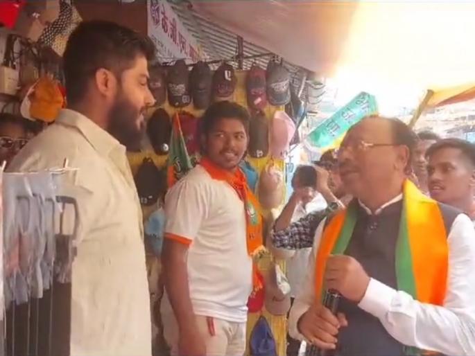 Video: Who should be Prime Minister in 2024?; Chandrashekhar Bawankule's face fell at the young man's answer | Video: २०२४ मध्ये पंतप्रधान कोण व्हावं?; तरुणाच्या उत्तराने बावनकुळेंचा चेहराच पडला Video: Who should be Prime Minister in 2024?; Chandrashekhar Bawankule's face fell at the young man's answer | Video: २०२४ मध्ये पंतप्रधान कोण व्हावं?; तरुणाच्या उत्तराने बावनकुळेंचा चेहराच पडला