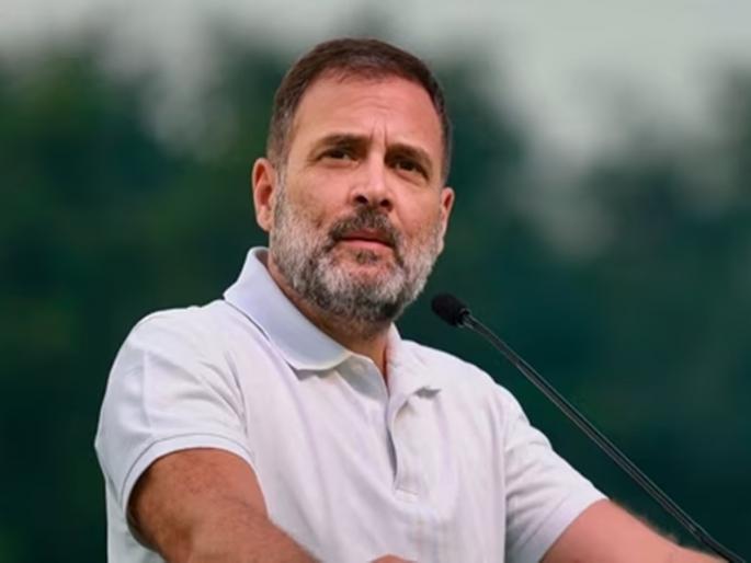 Go back, give Rs 1 lakh every year to poor women - Gandhi | मागास, गरीब महिलांना दरवर्षी १ लाख रुपये देऊ - गांधी Go back, give Rs 1 lakh every year to poor women - Gandhi | मागास, गरीब महिलांना दरवर्षी १ लाख रुपये देऊ - गांधी