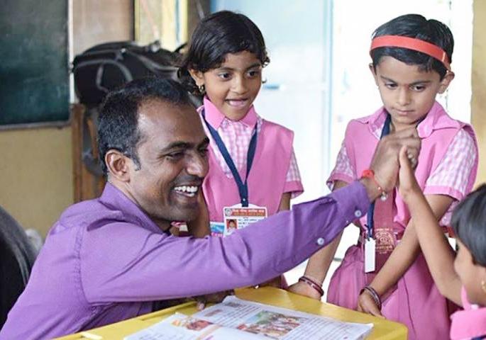 Ranjitsingh Disale Guruji's appointment as World Bank Education Advisor | डिसले गुरुजींची भरारी, जागतिक बँकेच्या शिक्षण विषयक सल्लागारपदी नियुक्ती Ranjitsingh Disale Guruji's appointment as World Bank Education Advisor | डिसले गुरुजींची भरारी, जागतिक बँकेच्या शिक्षण विषयक सल्लागारपदी नियुक्ती