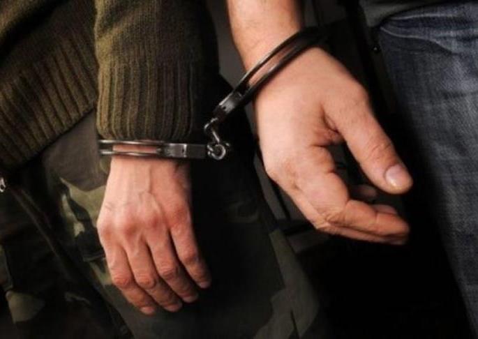 Watmari case; The police who went to arrest the accused were shocked | वाटमारी प्रकरण; आरोपीला पकडण्यास गेलेल्या पोलिसांना धक्काबुक्की Watmari case; The police who went to arrest the accused were shocked | वाटमारी प्रकरण; आरोपीला पकडण्यास गेलेल्या पोलिसांना धक्काबुक्की