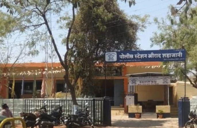 The house was locked; Thieves cleaned the house in Latur! | घराला कुलूप लावून गेले; लातूरमध्ये चोरट्यांनी घरच साफ केले !