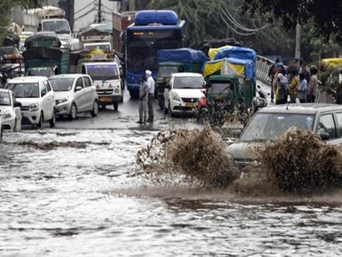 Return rains batter in Delhi, 15-year record break by heavy rain, many states on alert | परतीच्या पावसाने दिल्लीकरांना झोडपले, १५ वर्षांचा रेकॉर्डब्रेक; अनेक राज्यांना अलर्ट Return rains batter in Delhi, 15-year record break by heavy rain, many states on alert | परतीच्या पावसाने दिल्लीकरांना झोडपले, १५ वर्षांचा रेकॉर्डब्रेक; अनेक राज्यांना अलर्ट