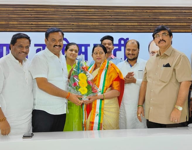The only crime, the NCP again ... The wife of the goon Gajya Marane joined the NCP, BJP critics by atul bhatkhalkar | एकच गुन्हा, राष्ट्रवादी पुन्हा... गुंड गज्या मारणेच्या पत्नीच्या NCP प्रवेशानंतर भाजपचा टोला The only crime, the NCP again ... The wife of the goon Gajya Marane joined the NCP, BJP critics by atul bhatkhalkar | एकच गुन्हा, राष्ट्रवादी पुन्हा... गुंड गज्या मारणेच्या पत्नीच्या NCP प्रवेशानंतर भाजपचा टोला