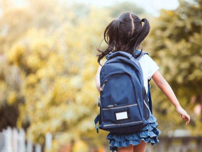 School children's portfolio will be lighter next year | शाळेतील मुलांचे दप्तर पुढच्या वर्षी होणार आणखी हलके School children's portfolio will be lighter next year | शाळेतील मुलांचे दप्तर पुढच्या वर्षी होणार आणखी हलके