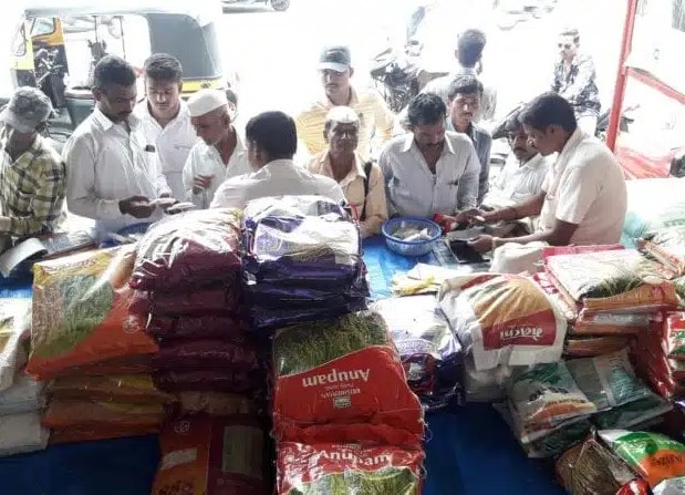 A company in Madhya Pradesh was accused of selling fake seeds to a farmer in Maharashtra | महाराष्ट्रातील शेतकऱ्याला बोगस बियाणे विकणे मध्य प्रदेशातील कंपनीला भोवले A company in Madhya Pradesh was accused of selling fake seeds to a farmer in Maharashtra | महाराष्ट्रातील शेतकऱ्याला बोगस बियाणे विकणे मध्य प्रदेशातील कंपनीला भोवले