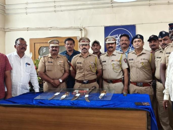 Police Blockade 536 Inspection of Vehicles; Combing operation started | पोलिसांची नाकाबंदी ५३६ वाहनांची तपासणी; कोम्बिंग ऑपरेशन सुरू Police Blockade 536 Inspection of Vehicles; Combing operation started | पोलिसांची नाकाबंदी ५३६ वाहनांची तपासणी; कोम्बिंग ऑपरेशन सुरू