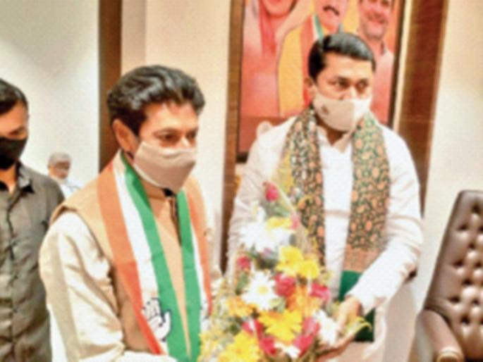 Shiv Sena leader Vijay Patil from Vasai returns home to Congress party | वसईतील शिवसेना नेते विजय पाटील यांची काँग्रेस पक्षामध्ये घरवापसी Shiv Sena leader Vijay Patil from Vasai returns home to Congress party | वसईतील शिवसेना नेते विजय पाटील यांची काँग्रेस पक्षामध्ये घरवापसी