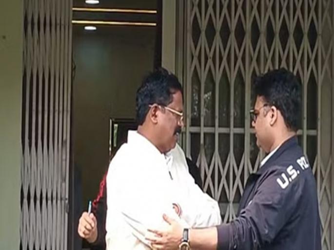 'Shoot us directly instead of raiding and harassing' | ‘छापे टाकून छळण्याऐवजी आम्हाला थेट गोळ्या घाला’ 'Shoot us directly instead of raiding and harassing' | ‘छापे टाकून छळण्याऐवजी आम्हाला थेट गोळ्या घाला’