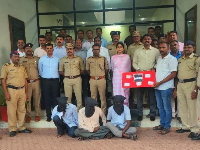 Inter-state gang jailed in Sangli robbery, three from Madhya Pradesh arrested | सांगलीतील दरोड्यात आंतरराज्य टोळी जेरबंद, मध्य प्रदेशातील तिघे गजाआड Inter-state gang jailed in Sangli robbery, three from Madhya Pradesh arrested | सांगलीतील दरोड्यात आंतरराज्य टोळी जेरबंद, मध्य प्रदेशातील तिघे गजाआड