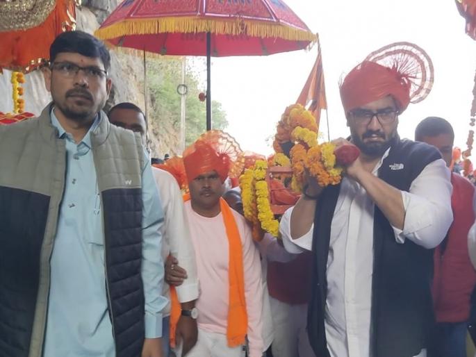 Self-respect Day in spirit; Experience Shivakal with the kingship of a champion! | स्वाभिमान दिन उत्साहात; अजिंक्यताऱ्याच्या राजसदरेने अनुभवला शिवकाल! Self-respect Day in spirit; Experience Shivakal with the kingship of a champion! | स्वाभिमान दिन उत्साहात; अजिंक्यताऱ्याच्या राजसदरेने अनुभवला शिवकाल!