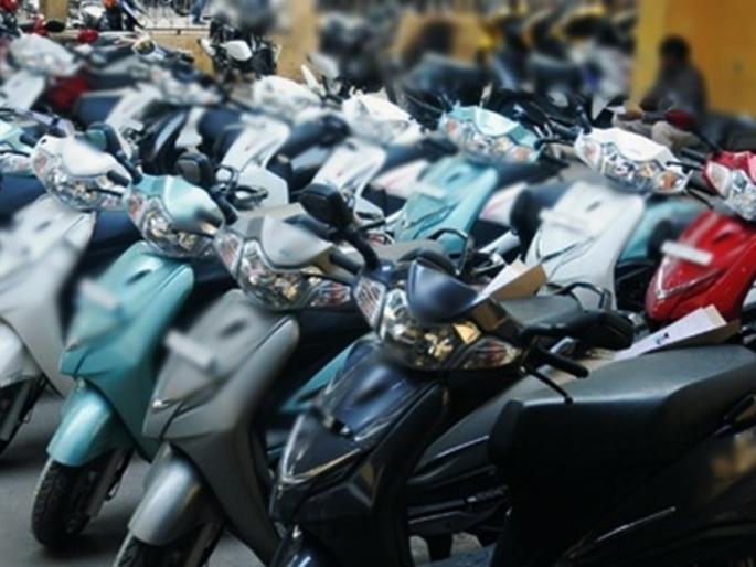 Increase in vehicle registration fee, new rates applicable from today | वाहन नोंदणीसाठी शुल्कात मोठी वाढ, आजपासून नवे दर लागू Increase in vehicle registration fee, new rates applicable from today | वाहन नोंदणीसाठी शुल्कात मोठी वाढ, आजपासून नवे दर लागू