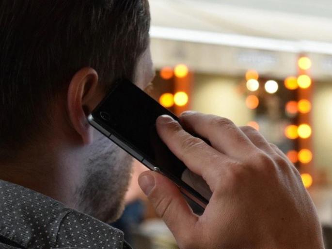 In the middle of the night, instead of 'her', Salman got a call directly from the police | मध्यरात्री ‘तिच्या’ऐवजी सलमानला आला थेट पोलिसांचाच फोन In the middle of the night, instead of 'her', Salman got a call directly from the police | मध्यरात्री ‘तिच्या’ऐवजी सलमानला आला थेट पोलिसांचाच फोन