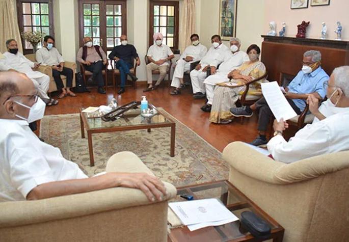 sharad pawar delhi meeting, It is true that the flag belonged to Rashtra Manch, but ... | तिसरी आघाडी? झेंडा ‘राष्ट्र मंच’चा होता हे खरे, पण...