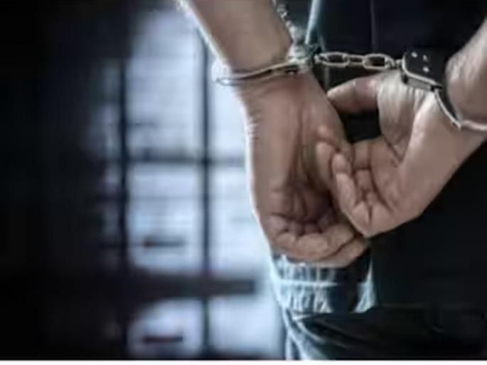 A clash between two groups; Three injured, mutual complaint filed | दोन गटात तुंबळ हाणामारी; तिघे जखमी, परस्परविरोधी फिर्यादी दाखल A clash between two groups; Three injured, mutual complaint filed | दोन गटात तुंबळ हाणामारी; तिघे जखमी, परस्परविरोधी फिर्यादी दाखल