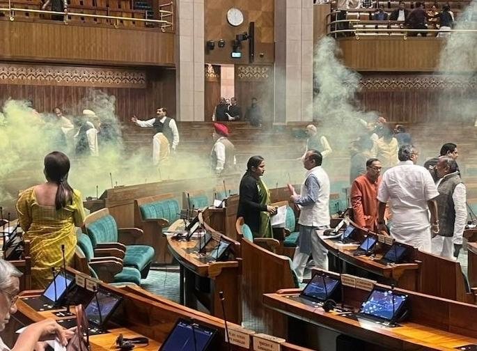 Parliament Intrusion Accused's Bail Application; Police till January 10 by court | संसद घुसखोरीतील आरोपीचा जामीनासाठी अर्ज; न्यायालयाने पोलिसांकडे म्हणणं मागितलं