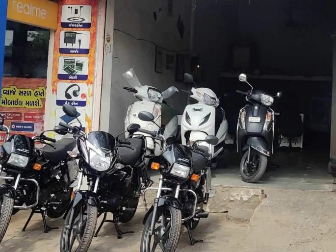 Former corporator jailed for stealing stolen car in Shegaon congress | शेगावात चोरीची मोटर घेतल्याने भंगार विक्रेत्या माजी नगरसेवकाला कोठडी