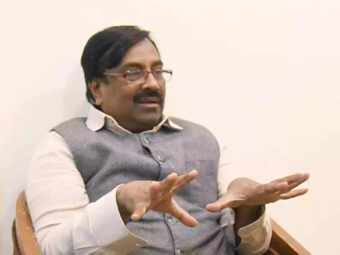 The atmosphere heated up in Chandrapur, Mungantiwar was in dire straits | चंद्रपुरात वातावरण तापले, मुनगंटीवार प्रचंड अडचणीत