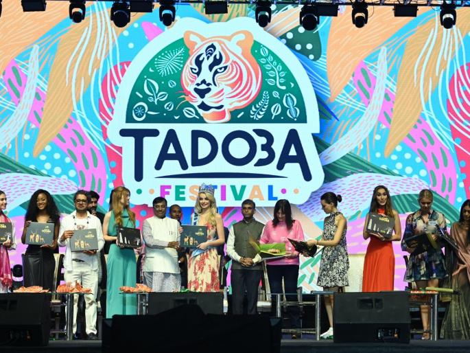 In 'Tadoba Mahotsav' of Chandrapur, Vishwasundari gave the message of tiger conservation | चंद्रपूरच्या ‘ताडोबा महोत्सवात’ विश्वसुंदरींनी दिला व्याघ्र संवर्धनाचा संदेश In 'Tadoba Mahotsav' of Chandrapur, Vishwasundari gave the message of tiger conservation | चंद्रपूरच्या ‘ताडोबा महोत्सवात’ विश्वसुंदरींनी दिला व्याघ्र संवर्धनाचा संदेश