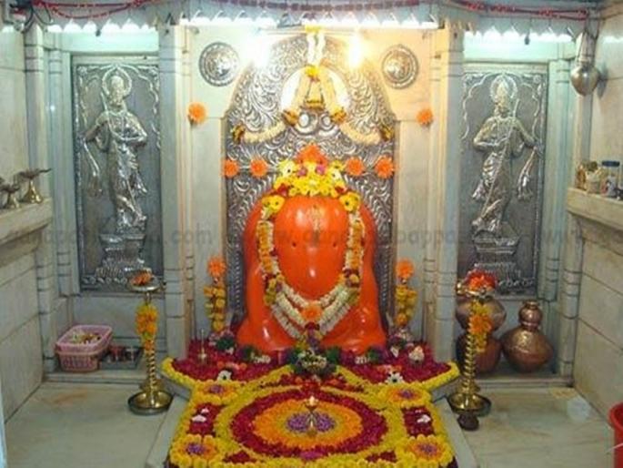 VIP viewing closed; All the courtiers of 'Chintamani' are the same! | व्हीआयपी दर्शन बंद; ‘चिंतामणी’च्या दरबारी सगळे सारखेच ! VIP viewing closed; All the courtiers of 'Chintamani' are the same! | व्हीआयपी दर्शन बंद; ‘चिंतामणी’च्या दरबारी सगळे सारखेच !