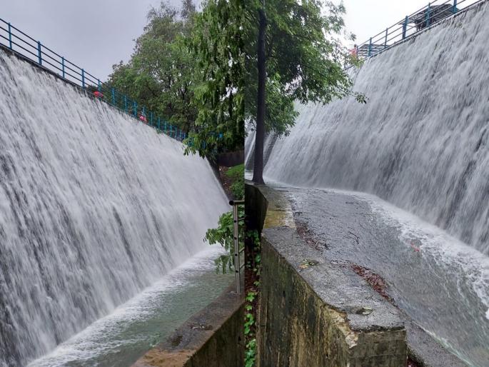 Good news for Mumbaikars, Powai lake was flooded due to rains | मुंबईकरांसाठी गुडन्यूज, दमदार पावसामुळे पवई तलाव भरुन वाहू लागला Good news for Mumbaikars, Powai lake was flooded due to rains | मुंबईकरांसाठी गुडन्यूज, दमदार पावसामुळे पवई तलाव भरुन वाहू लागला