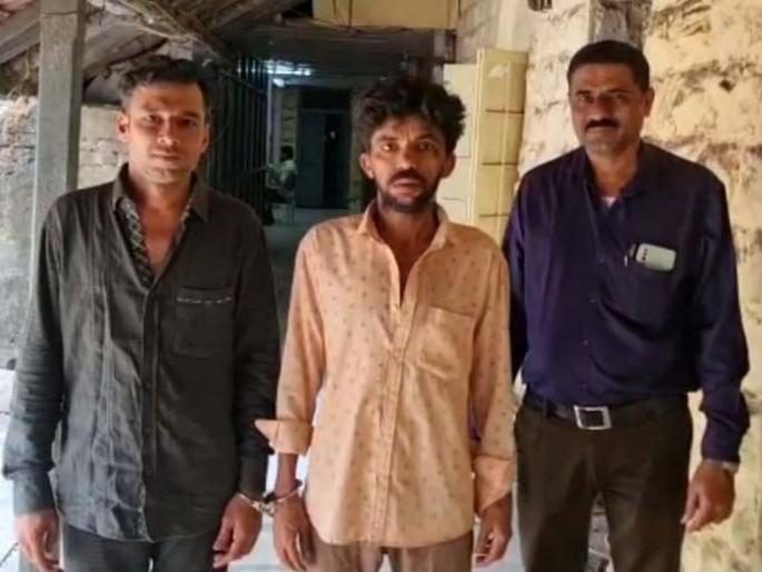 Two betting men arrested on IPL match in Kalyan | कल्याणमध्ये आयपीएल मॅचवर सट्टा लावणारे दोघे गजाआड Two betting men arrested on IPL match in Kalyan | कल्याणमध्ये आयपीएल मॅचवर सट्टा लावणारे दोघे गजाआड
