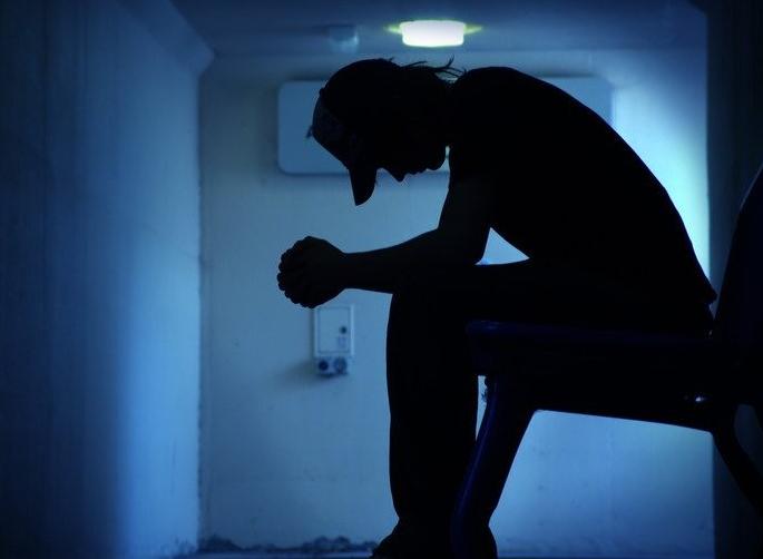 Husband commits suicide after wife's death in jawhar palghar | पत्नीच्या मृत्यूनंतर पतीची आत्महत्या, २२ दिवसांच्या बाळाचे छत्र हरपले Husband commits suicide after wife's death in jawhar palghar | पत्नीच्या मृत्यूनंतर पतीची आत्महत्या, २२ दिवसांच्या बाळाचे छत्र हरपले