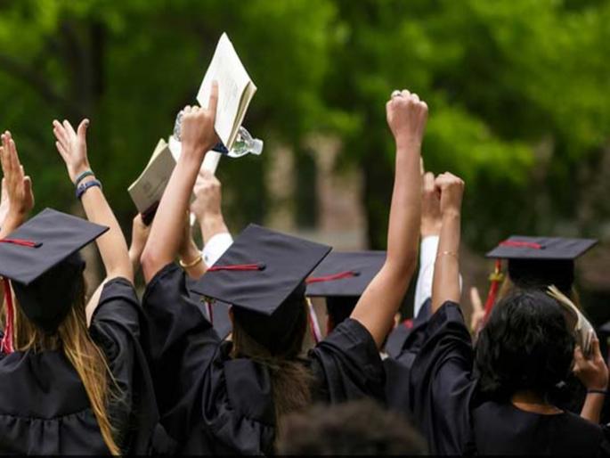 The center's obstacle in the way of scholarship | शिष्यवृत्तीच्या मार्गात केंद्राची आडकाठी; विद्यार्थ्याचं होतंय नुकसान The center's obstacle in the way of scholarship | शिष्यवृत्तीच्या मार्गात केंद्राची आडकाठी; विद्यार्थ्याचं होतंय नुकसान