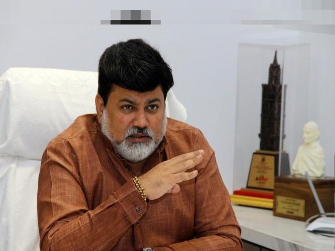 The Industries Minister Uday Samant had said that the Tata Airbus project would come to Nagpur, but it went to Gujarat | उद्योगमंत्रीच म्हणाले होते टाटा एअरबस प्रकल्प नागपुरात येणार, पण गुजरातलाच गेला The Industries Minister Uday Samant had said that the Tata Airbus project would come to Nagpur, but it went to Gujarat | उद्योगमंत्रीच म्हणाले होते टाटा एअरबस प्रकल्प नागपुरात येणार, पण गुजरातलाच गेला