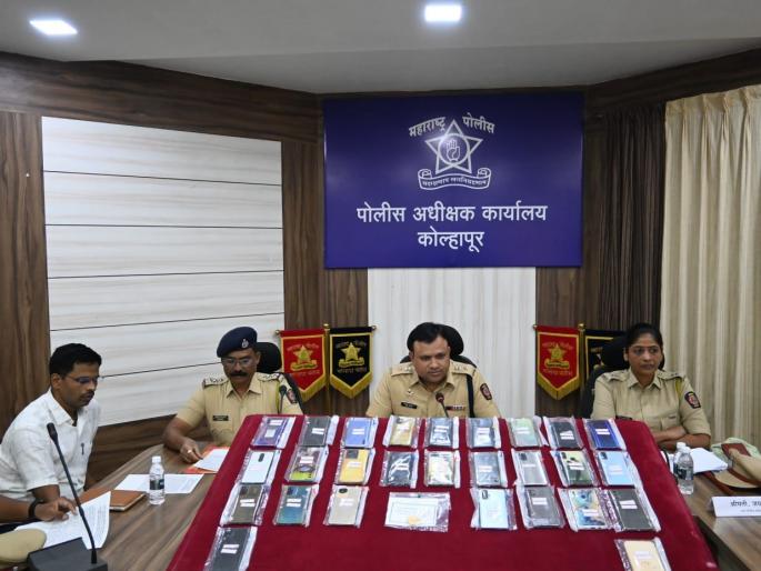 Jewels worth twelve and a half lakhs stolen, mobile returned; The accused was arrested | चोरीतील साडेबारा लाखांचे दागिने, मोबाइल परत; आरोपीला केली अटक Jewels worth twelve and a half lakhs stolen, mobile returned; The accused was arrested | चोरीतील साडेबारा लाखांचे दागिने, मोबाइल परत; आरोपीला केली अटक