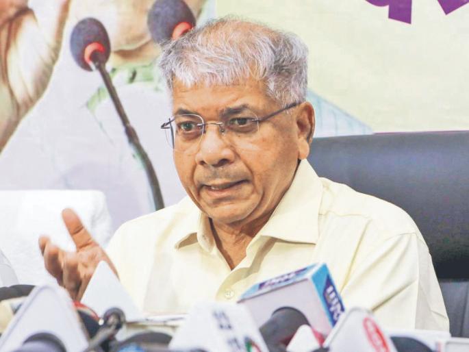 Congress will wait till 3 pm today; Adv. Ambedkar says, what is the use | कॉंग्रेस आज ३ वाजेपर्यंत वाट पाहणार; ॲड. आंबेडकर म्हणतात, उपयोग काय Congress will wait till 3 pm today; Adv. Ambedkar says, what is the use | कॉंग्रेस आज ३ वाजेपर्यंत वाट पाहणार; ॲड. आंबेडकर म्हणतात, उपयोग काय