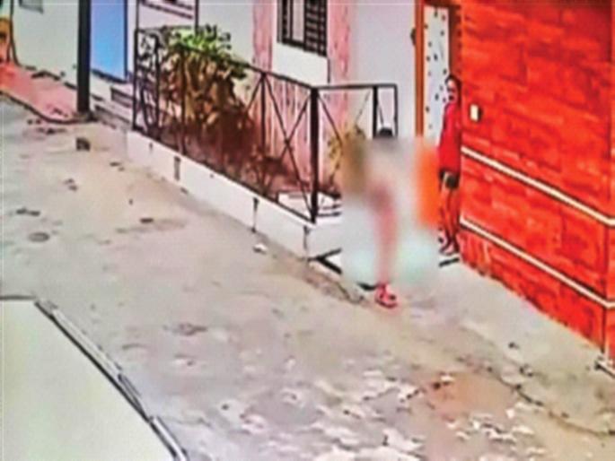 After the rape, she wandered 8 km for help but... | शॉकींग! बलात्कारानंतर ती मदतीसाठी ८ किमी भटकत राहिली पण... After the rape, she wandered 8 km for help but... | शॉकींग! बलात्कारानंतर ती मदतीसाठी ८ किमी भटकत राहिली पण...