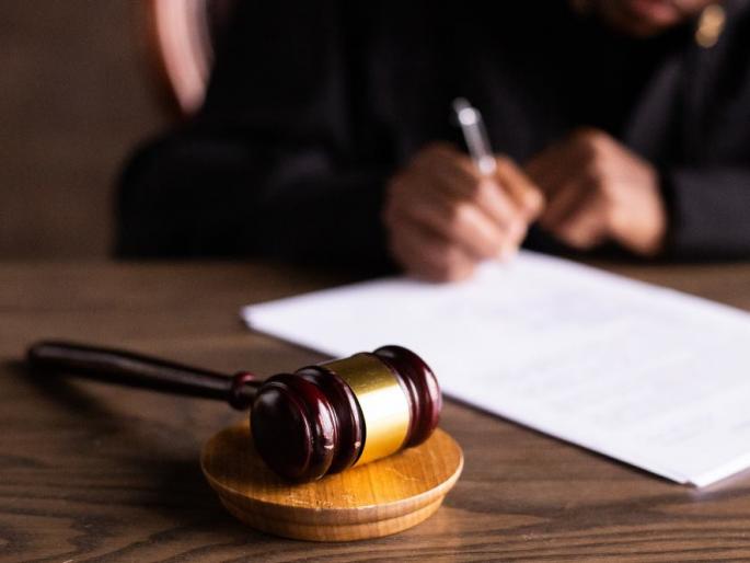 Treating girls as objects is painful; The court heard harsh words | मुलींना वस्तू समजून वागणूक देणे वेदनादायी; कोर्टाने सुनावले खडेबोल Treating girls as objects is painful; The court heard harsh words | मुलींना वस्तू समजून वागणूक देणे वेदनादायी; कोर्टाने सुनावले खडेबोल