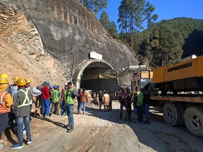 However, round-the-clock rescue may take 2, 15 or 35 days for labour of tunnel | रात्रंदिन बचावकार्य तरीही, लागू शकतील २, १५ किंवा ३५ दिवस However, round-the-clock rescue may take 2, 15 or 35 days for labour of tunnel | रात्रंदिन बचावकार्य तरीही, लागू शकतील २, १५ किंवा ३५ दिवस